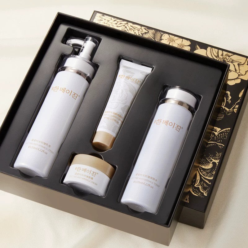 Moisturize and hydrate the face to prevent early aging