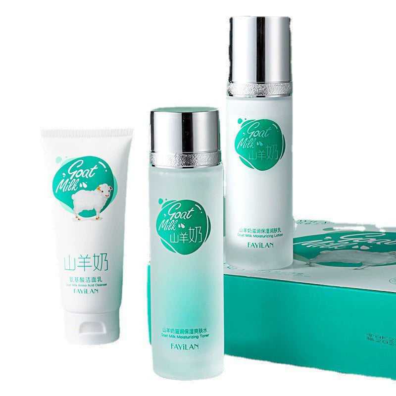 Moisturize and hydrate the face to prevent early aging