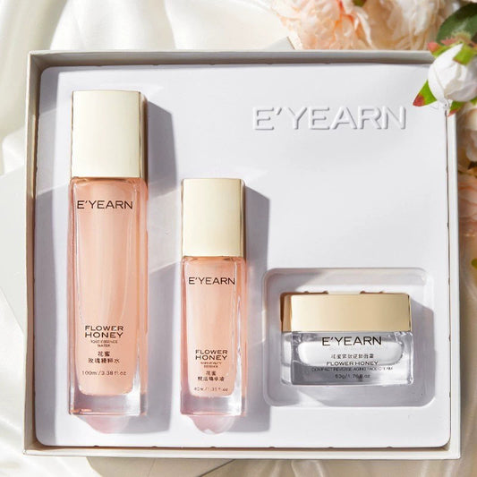 Moisturize and hydrate the face to prevent early aging